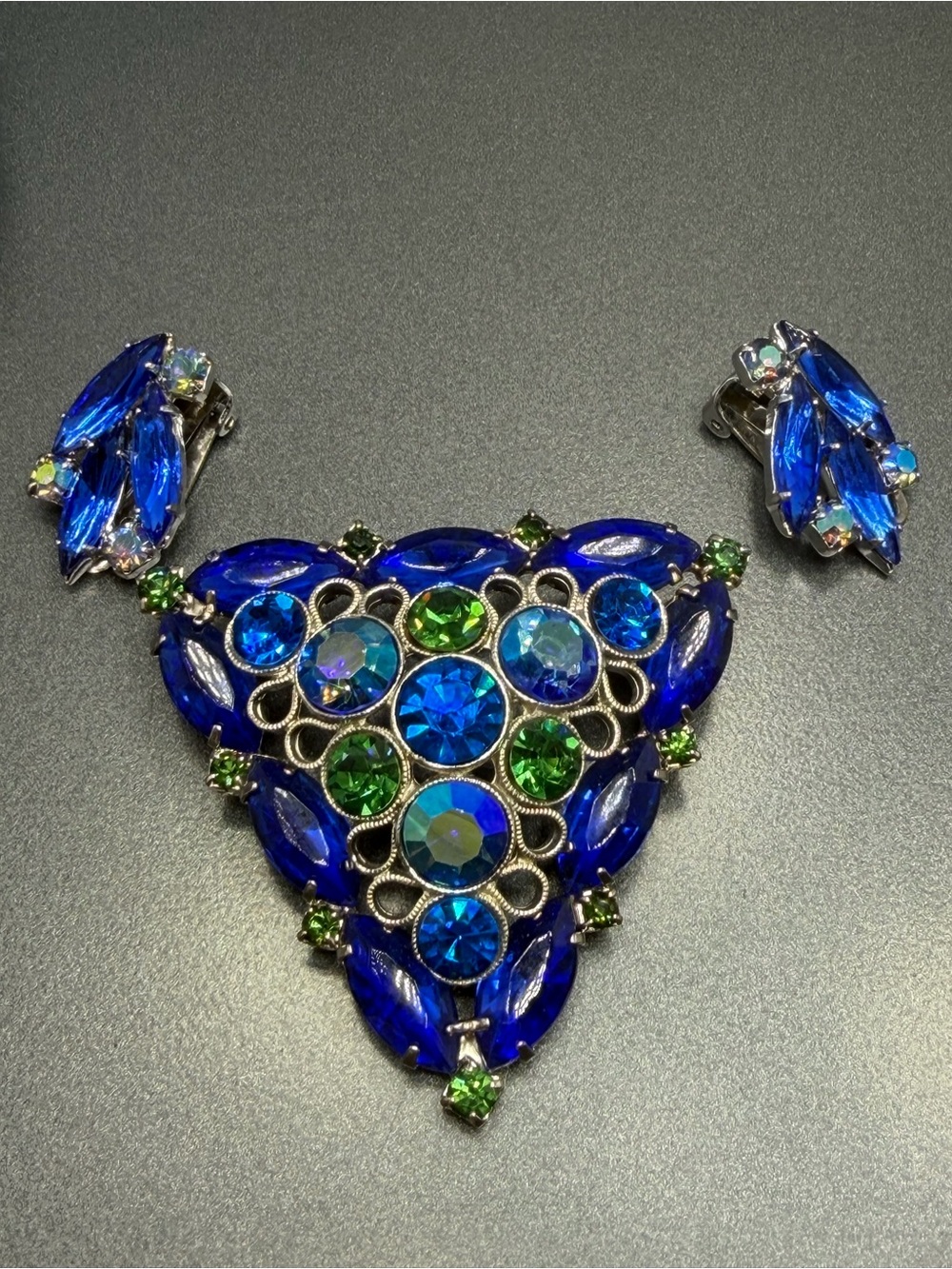 Vintage Art Deco Blue and Green Rhinestone Brooch  Clip earrings #76 set